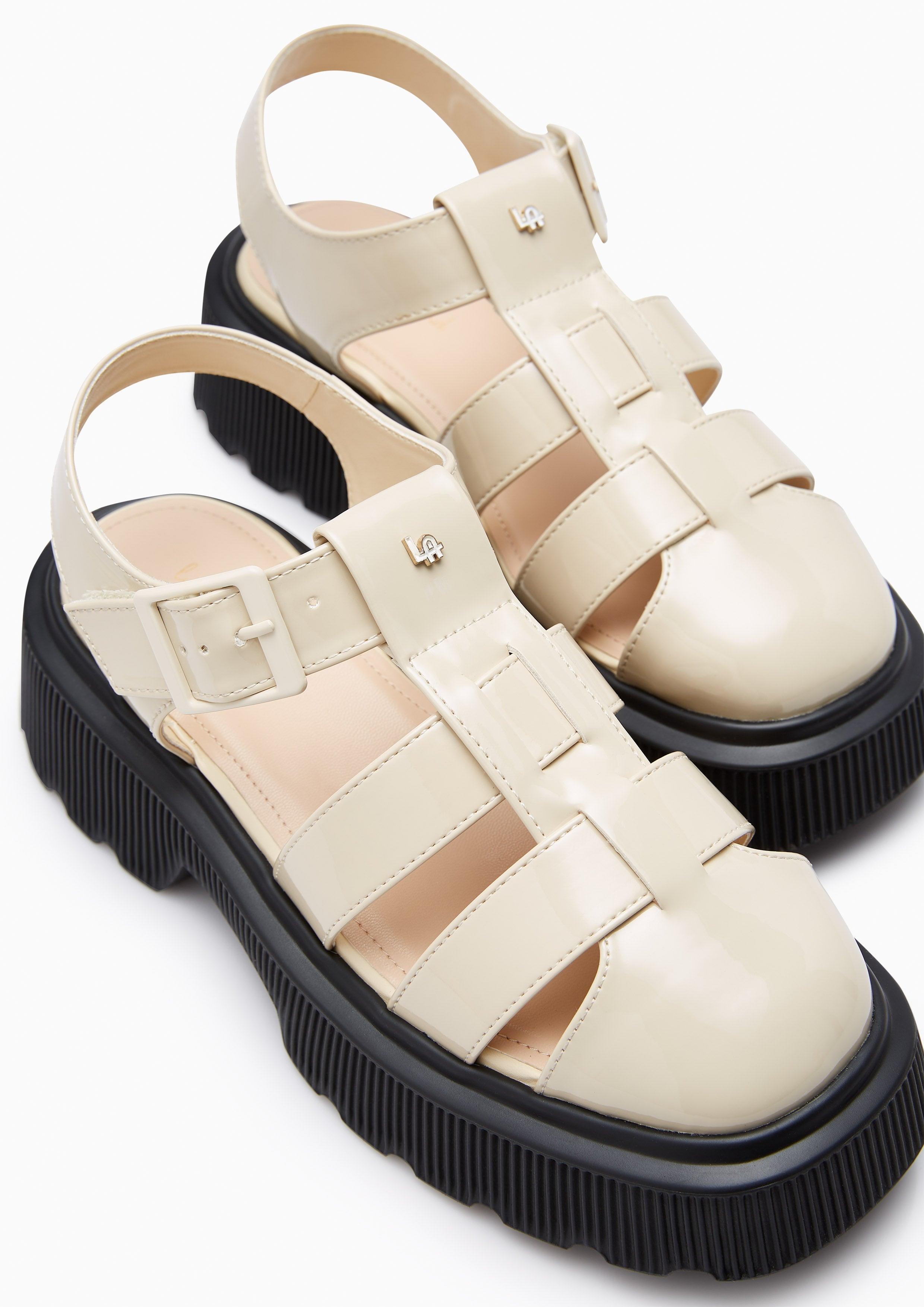 Isshin Flat Sandals Nude