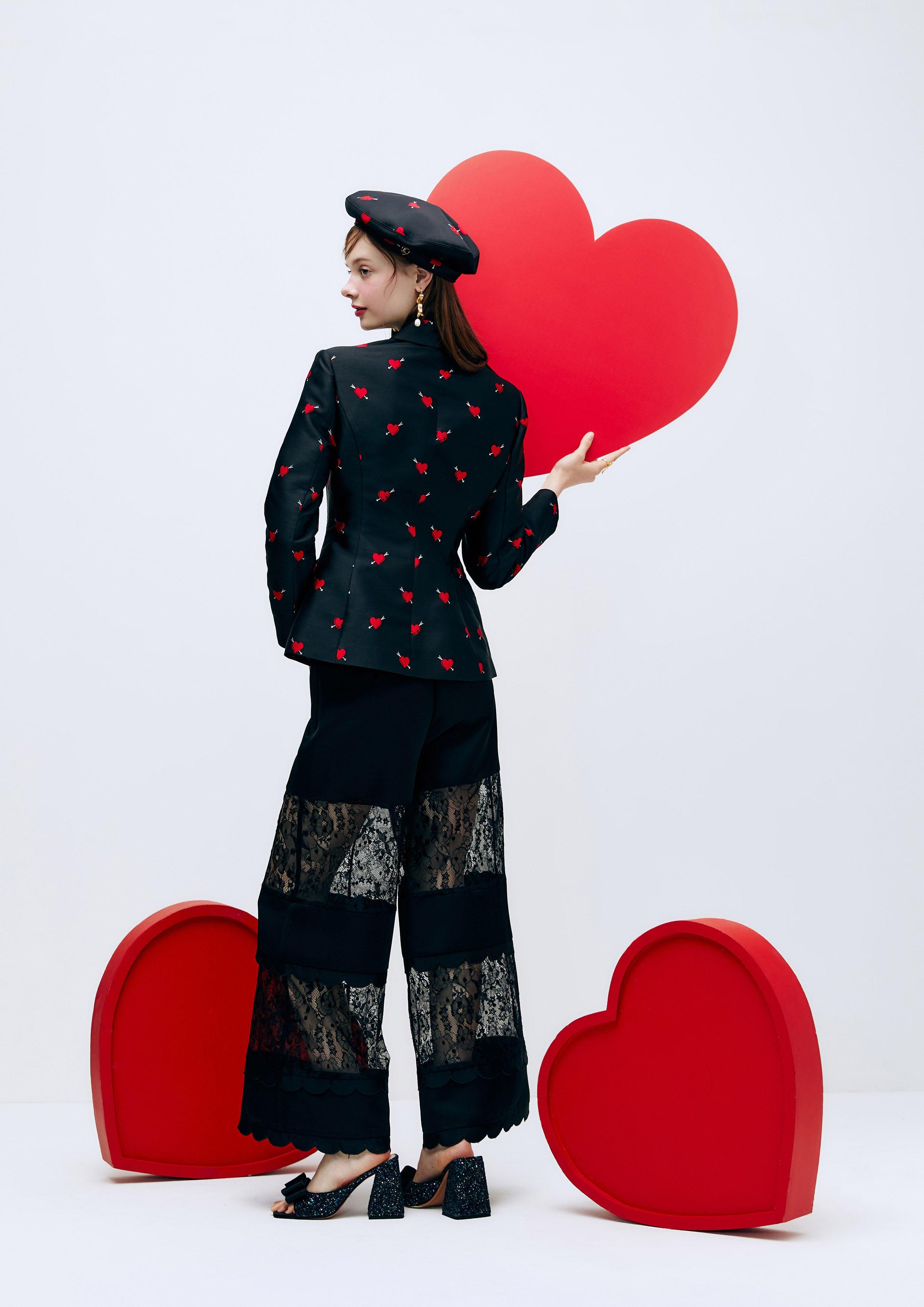 Lost in Museum Arrowed Heart Blouse Black