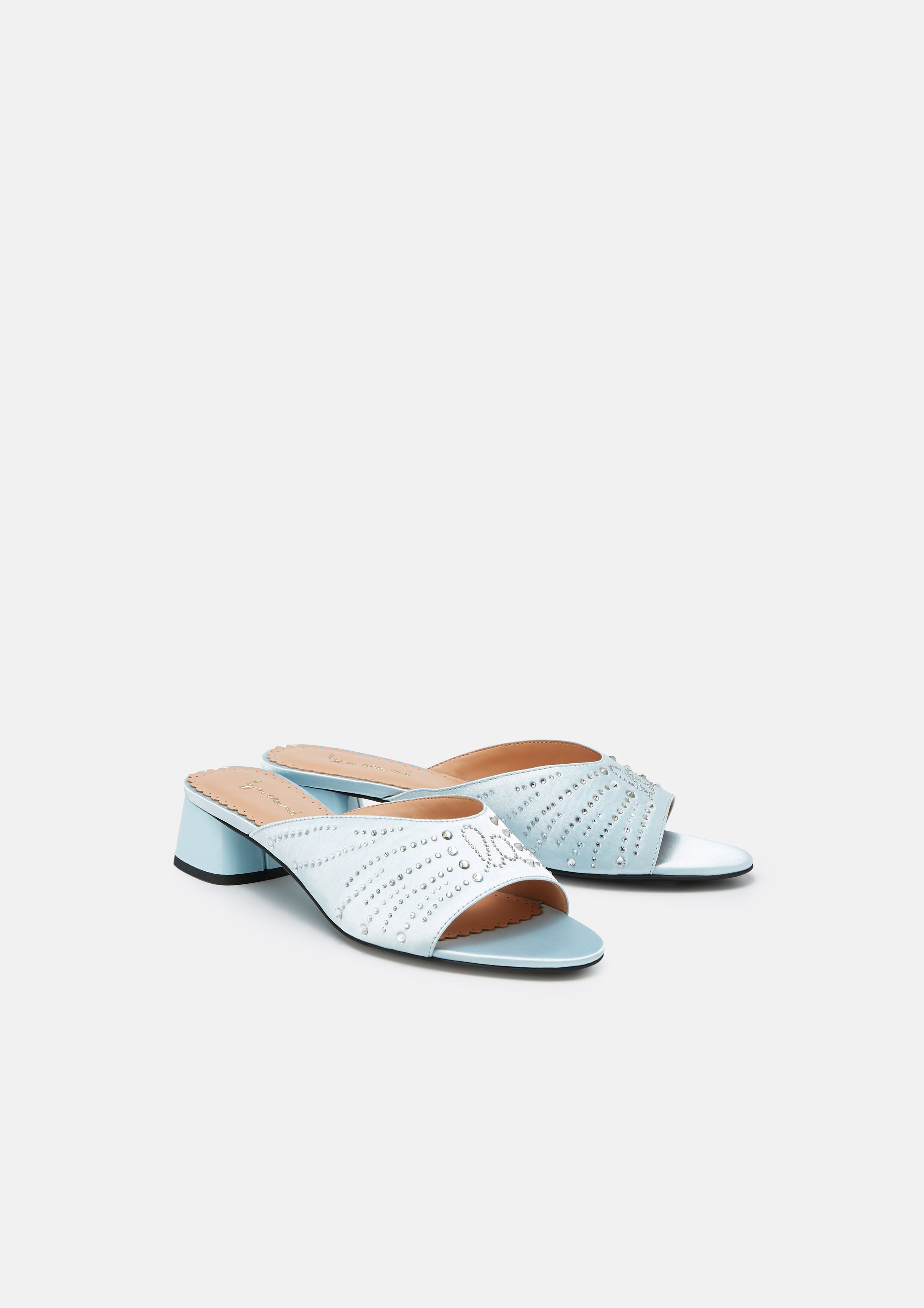 Pama Low Heel Sandals