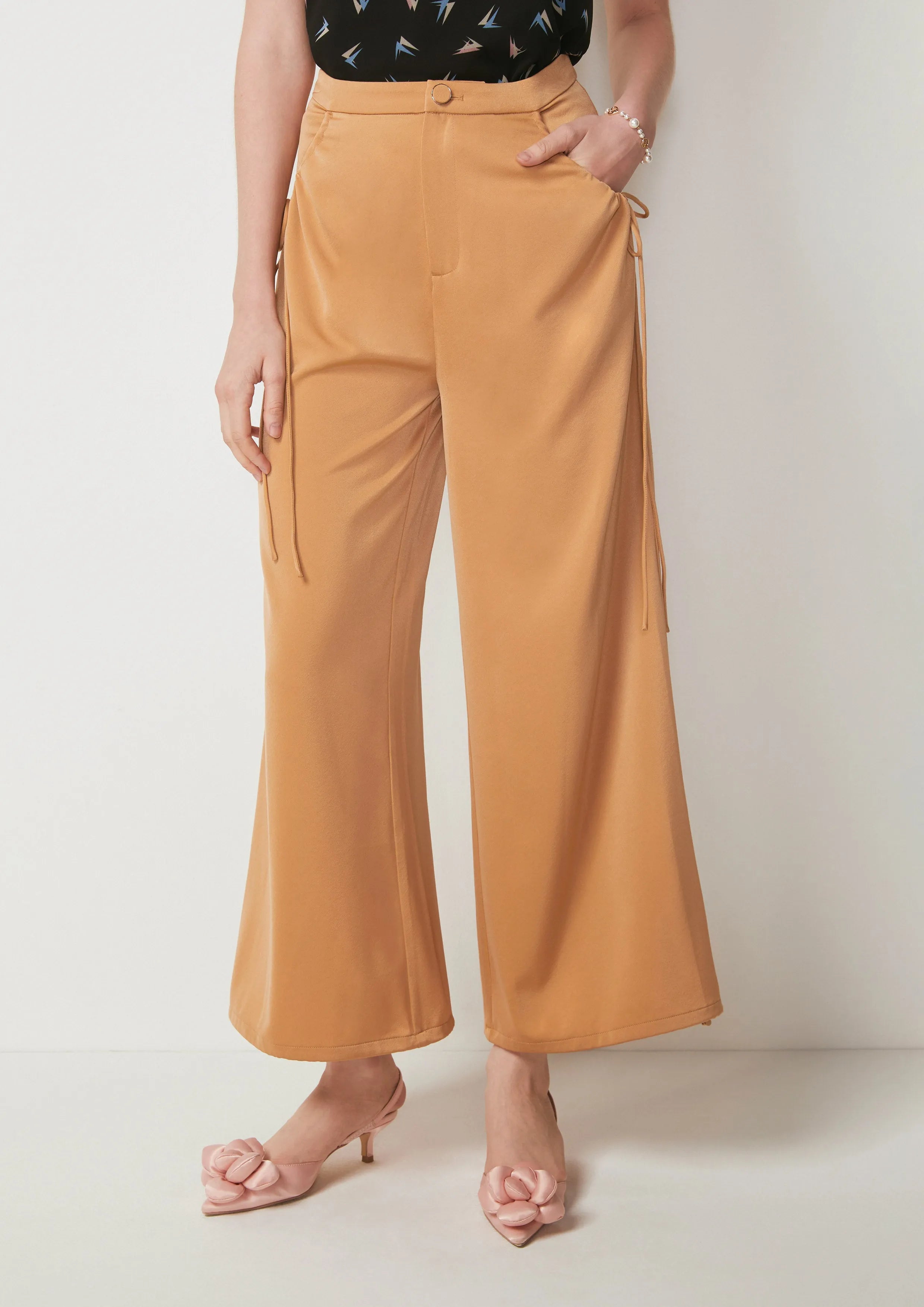 Drawstring Flair-Leg Pants You're Truited