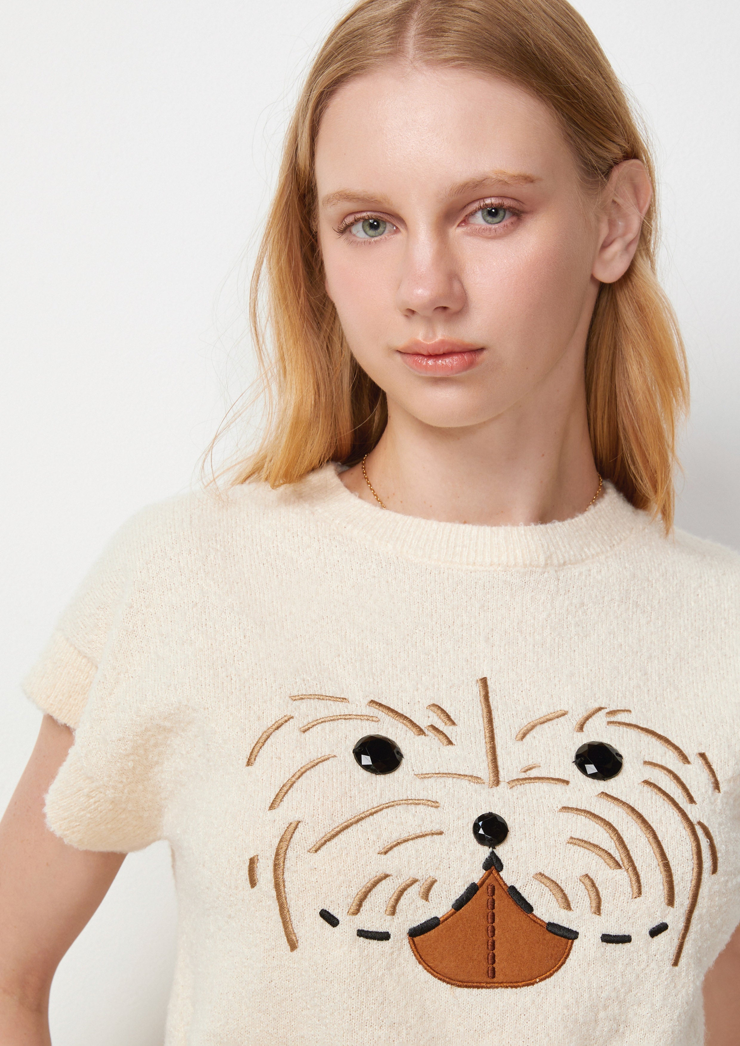 เสื้อยืด ผ้าถัก ลายหน้าเจ้าสุนัข The Canine Whisperer